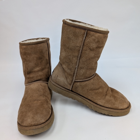 Classic chestnut brown suede and wool Ugg boots size 10 - Picture 1 of 8